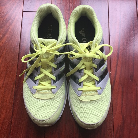 ADIDAS Women’s Run Strong Sneakers Size 8 - Picture 13 of 15